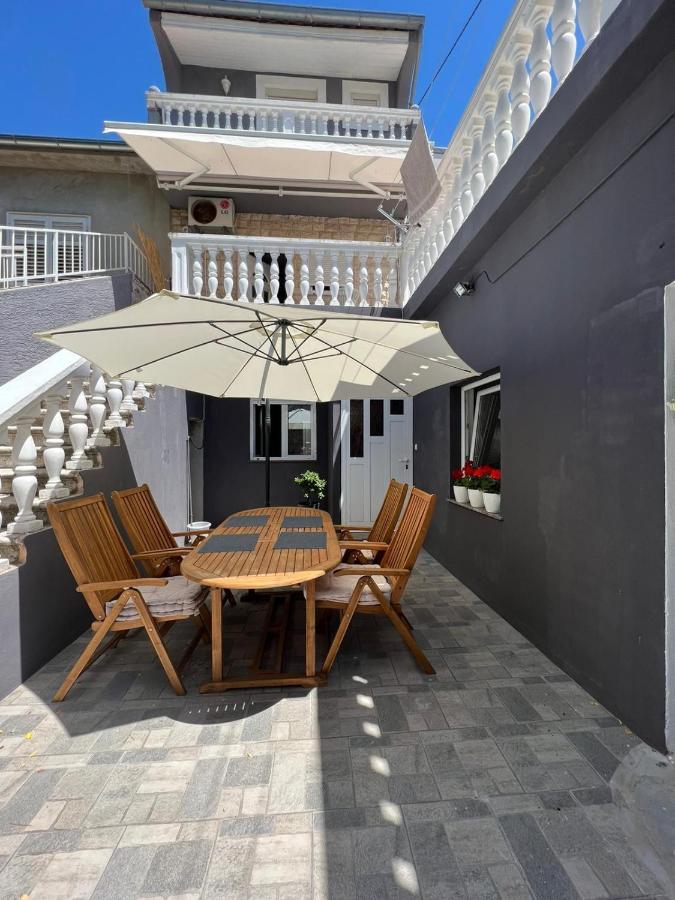 شقة زادار  في Apartman Robi المظهر الخارجي الصورة